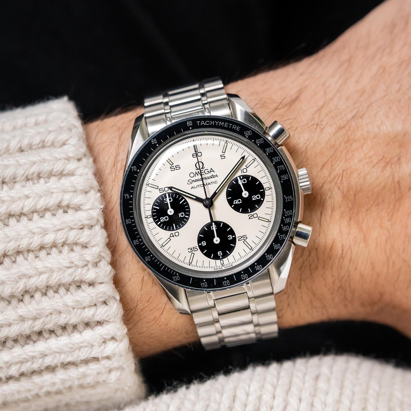 Special edition for Marui, a Japanese department store. White dial with 5 minute increments on the indices and black sub-dials (“panda dial”). Omega Speedmaster Reduced 3510.2
