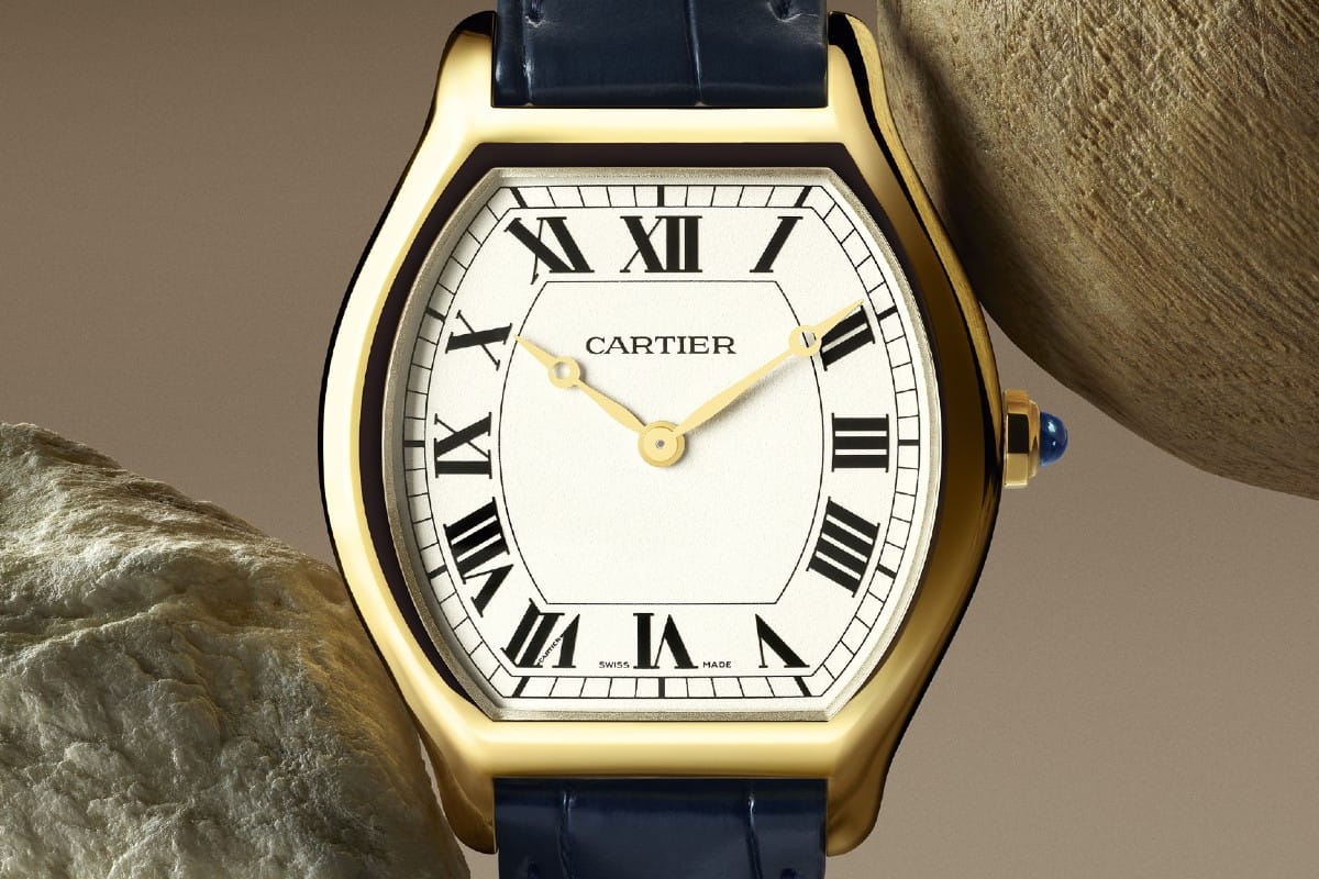 
          Cartier Privé Tortue Hours/Minutes, various materials (platinum, yellow gold), Limited 200 pieces, diamond bezel 50 pieces (Ref. WGTO0006, WJTO0010, WGTO0008)
        