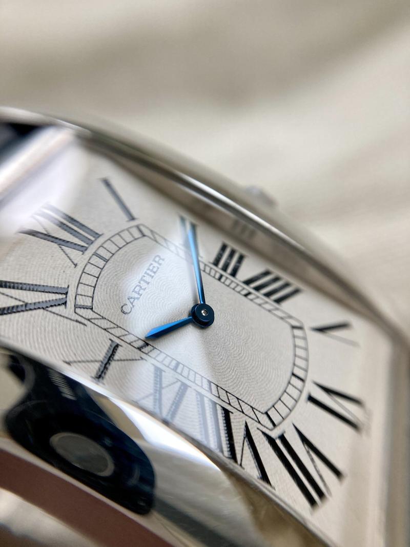 Cartier Tank Americaine (Reference 1736)