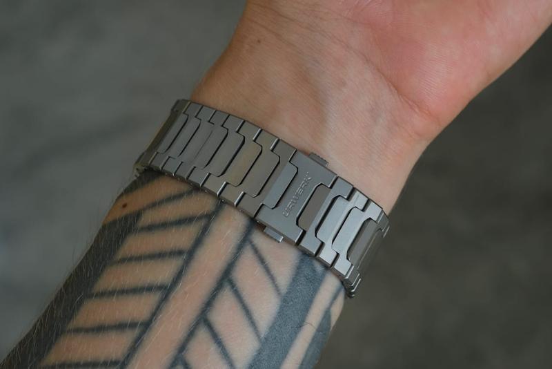 Urwerk UR-100V Magic T