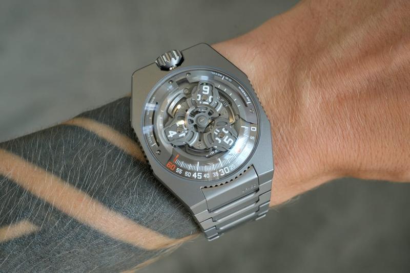 Urwerk UR-100V Magic T