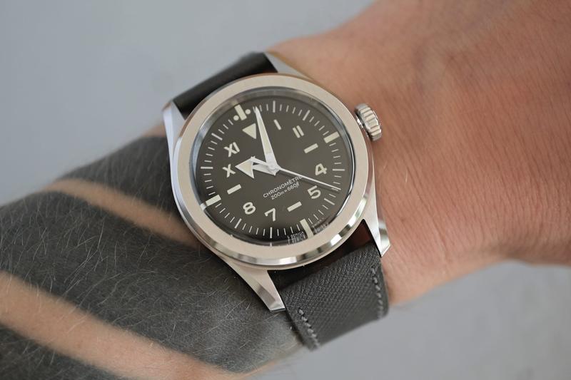 Serica 6190 on 17.5 cm (6.9 in) wrist.
