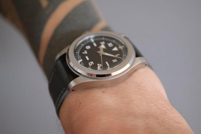 Serica 4512 on 17.5 cm (6.9 in) wrist.
