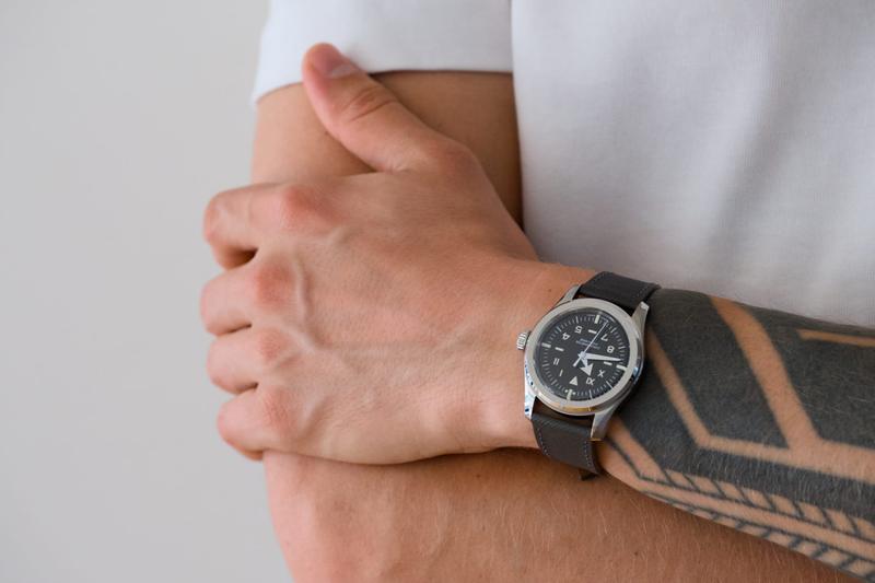 Wrist shot of the Serica 6190