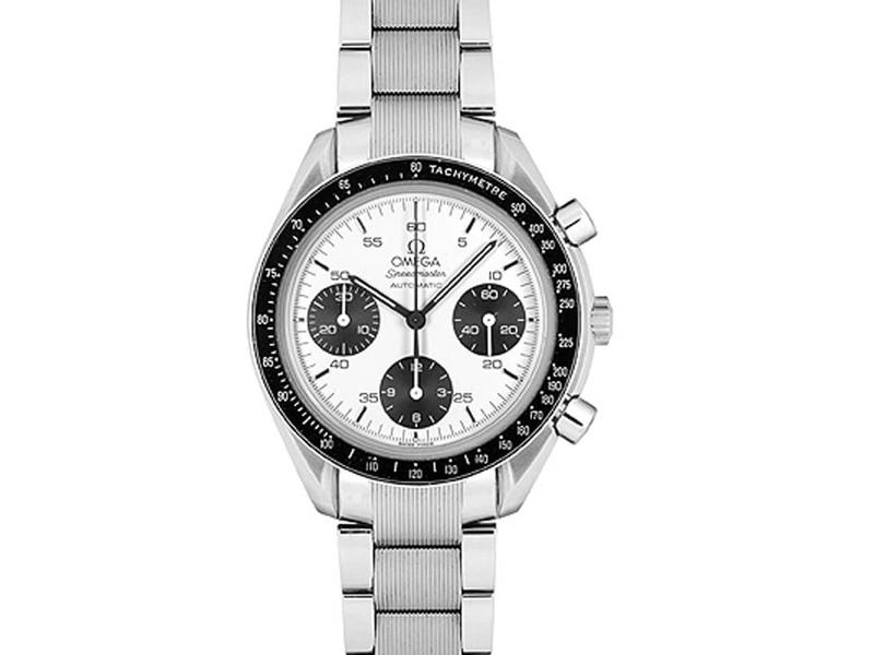 Special edition for Marui, a Japanese department store. White dial with 5 minute increments on the indices and black sub-dials (“panda dial”). This watch was delivered on a special bracelet (reference 1553/939). Omega Speedmaster Reduced 3539.31